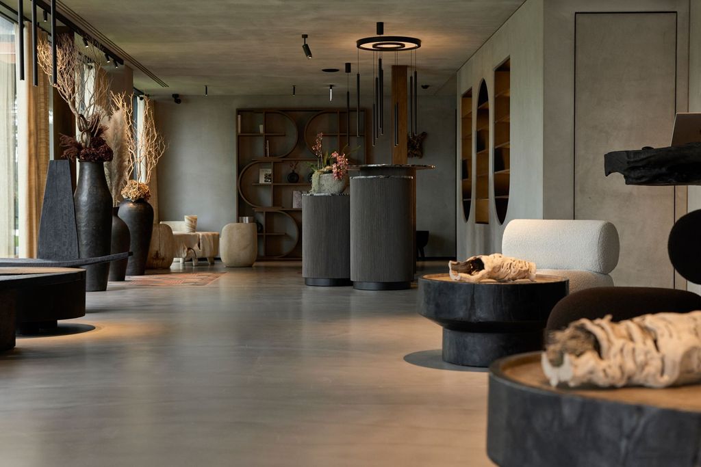 Luxury interior of Esperanza Lake Resort, featuring a comfortable area for the guests.